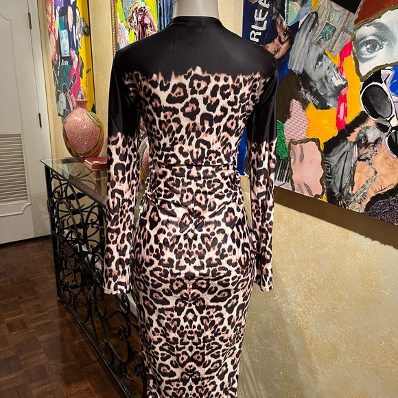 Leopard long sleeve midi dress - Picture 6 of 8
